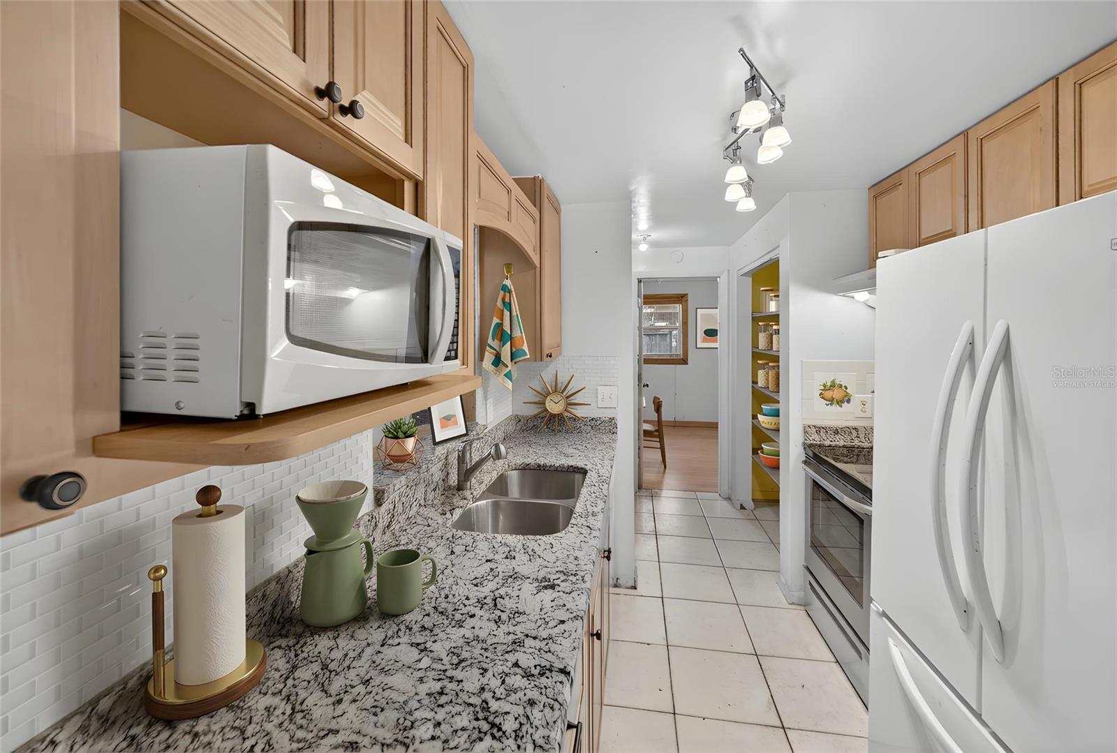 WALKERS ADD TO ALTAMONTE SPGS 2 - Residential