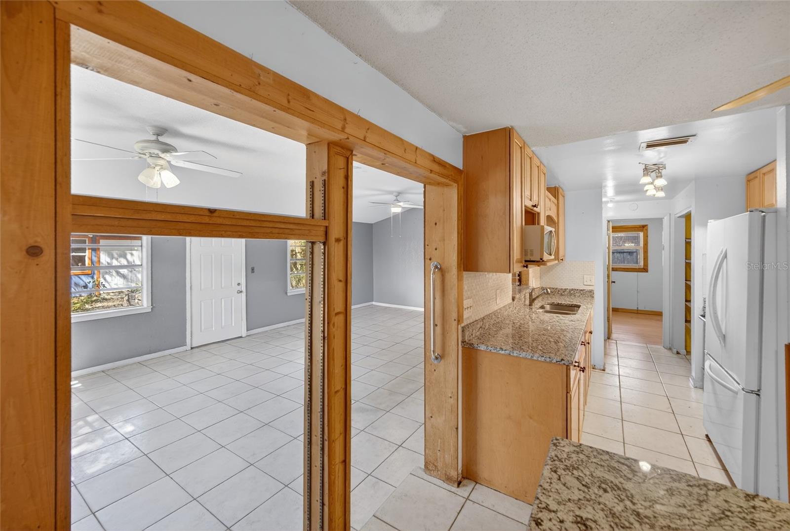 WALKERS ADD TO ALTAMONTE SPGS 2 - Residential