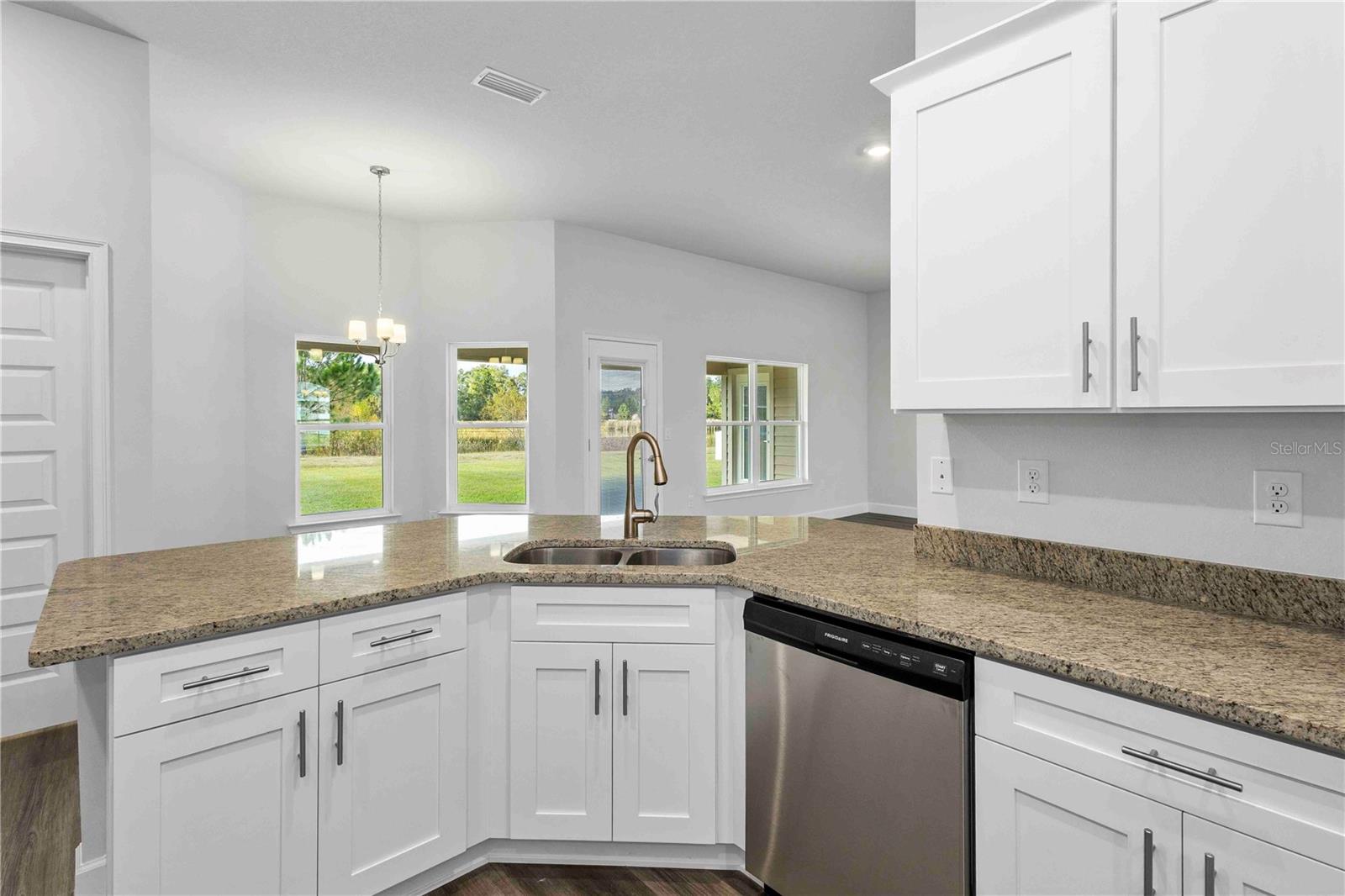 PRESERVE/LAUREL LAKE - Residential