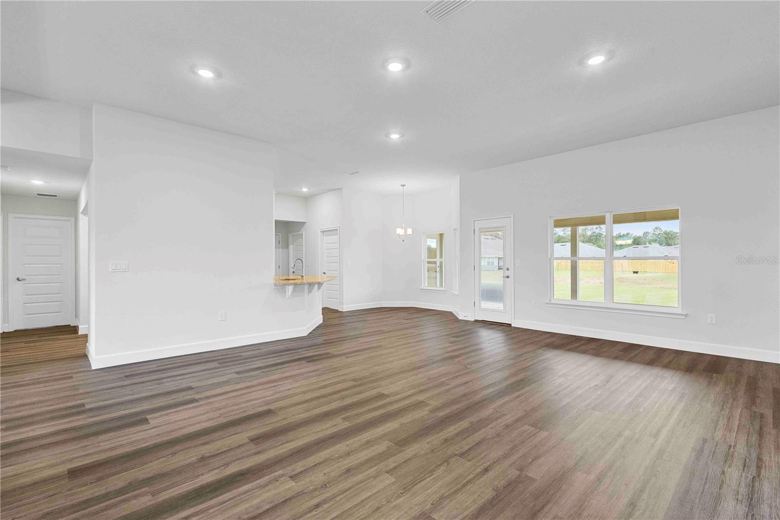 PRESERVE/LAUREL LAKE - Residential