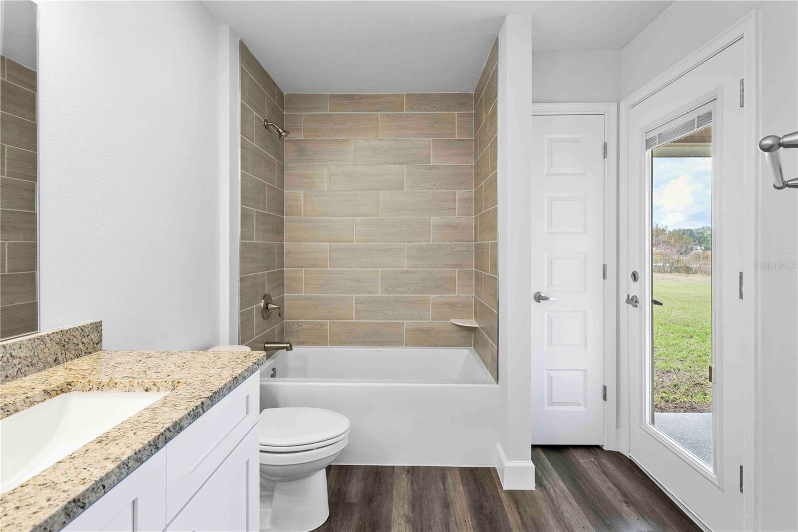 PRESERVE/LAUREL LAKE - Residential