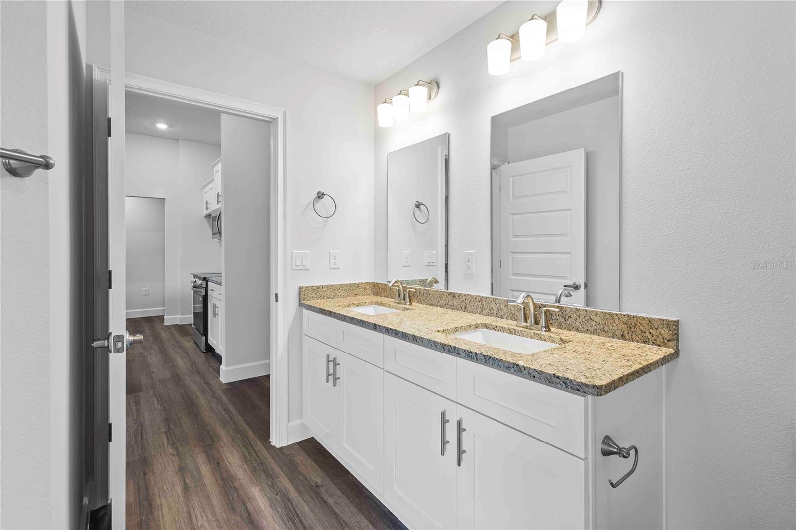 PRESERVE/LAUREL LAKE - Residential