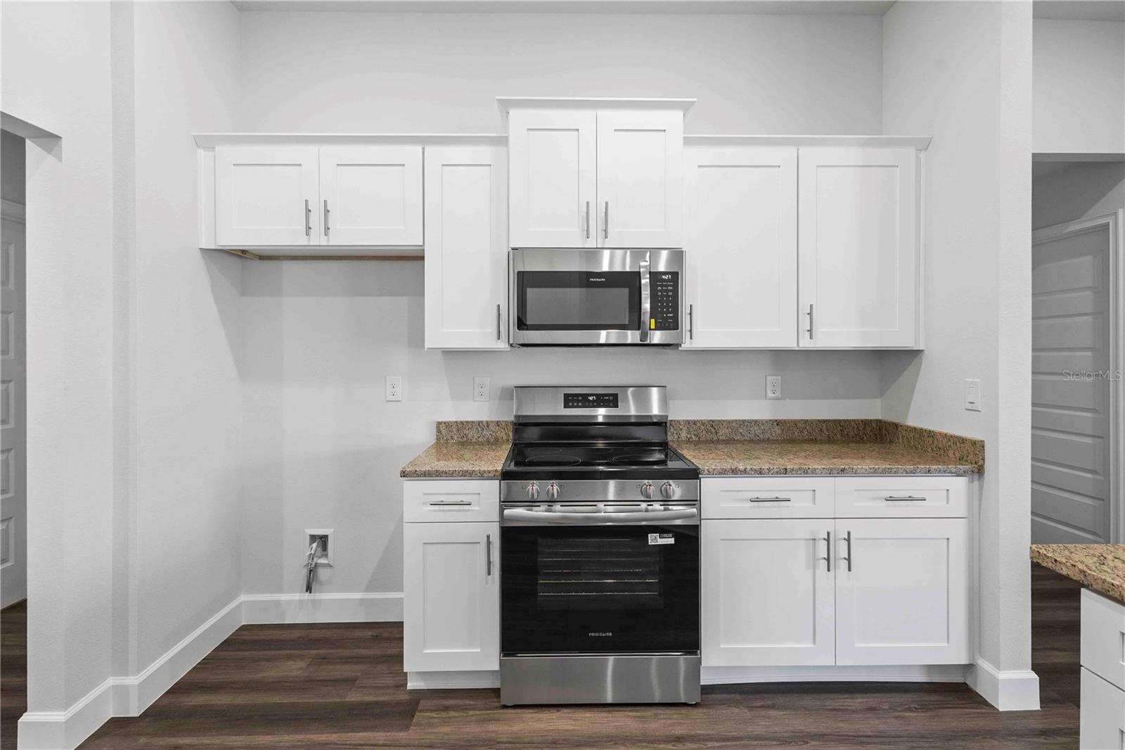 PRESERVE/LAUREL LAKE - Residential