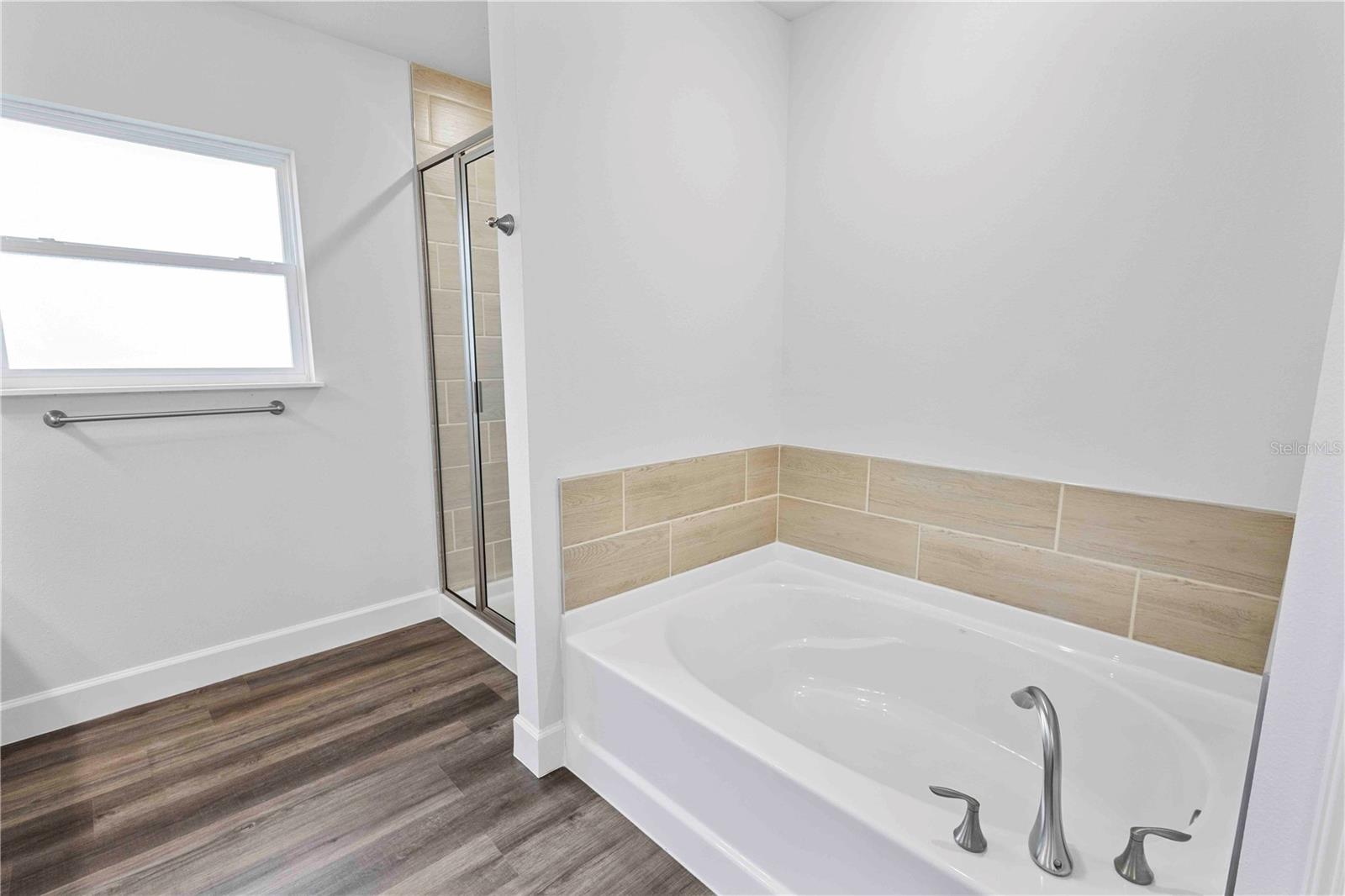 PRESERVE/LAUREL LAKE - Residential