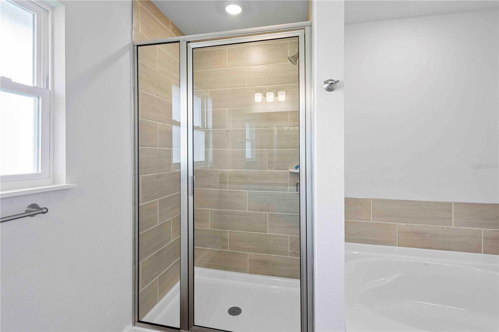 PRESERVE/LAUREL LAKE - Residential