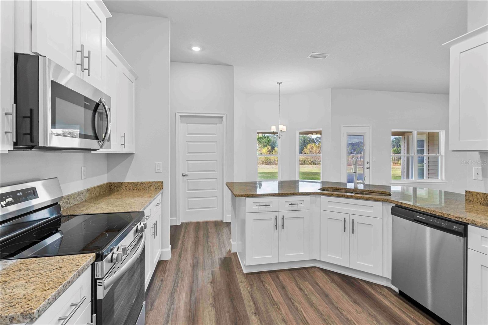 PRESERVE/LAUREL LAKE - Residential