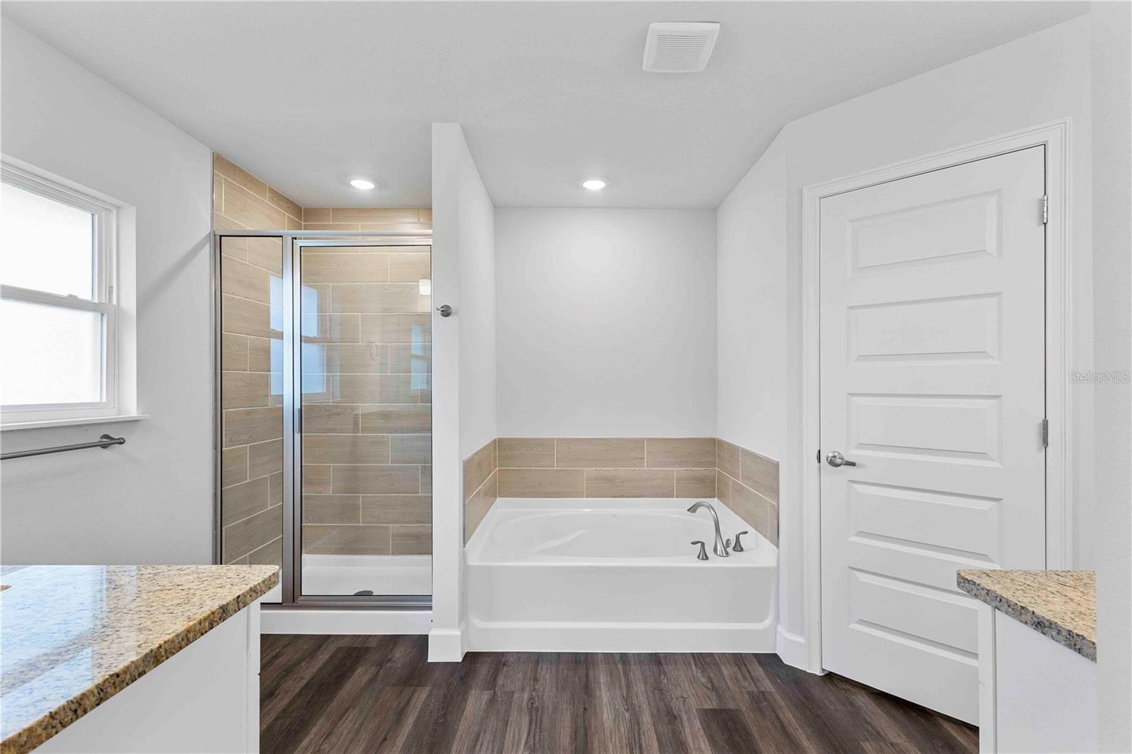 PRESERVE/LAUREL LAKE - Residential