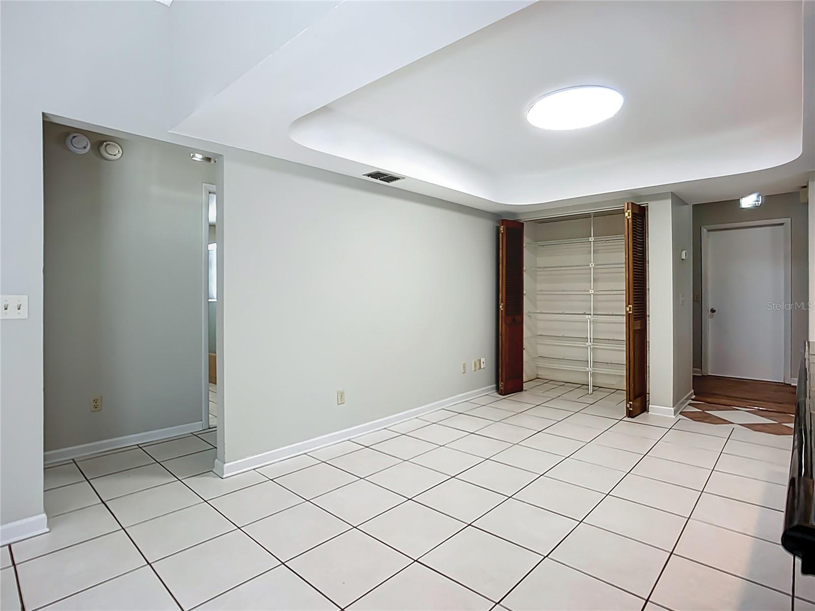 BLOOMINGDALE OAKS - Residential