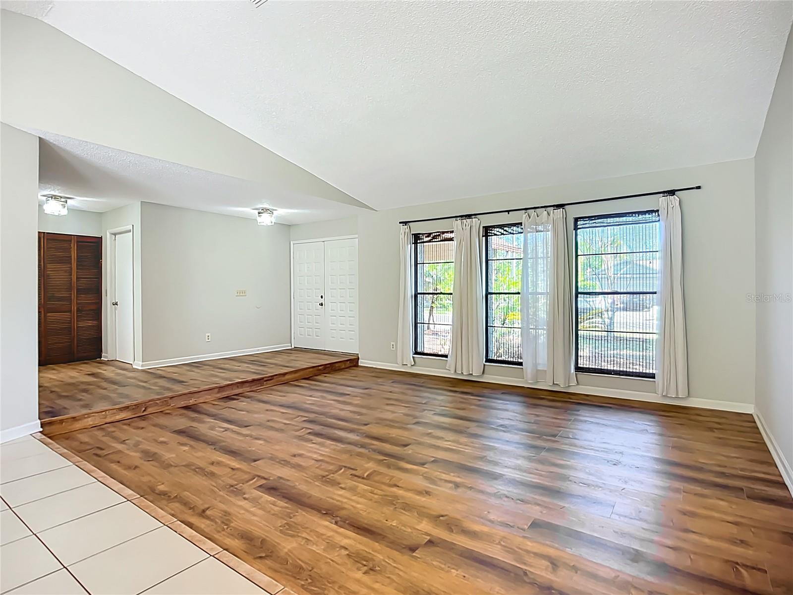 BLOOMINGDALE OAKS - Residential