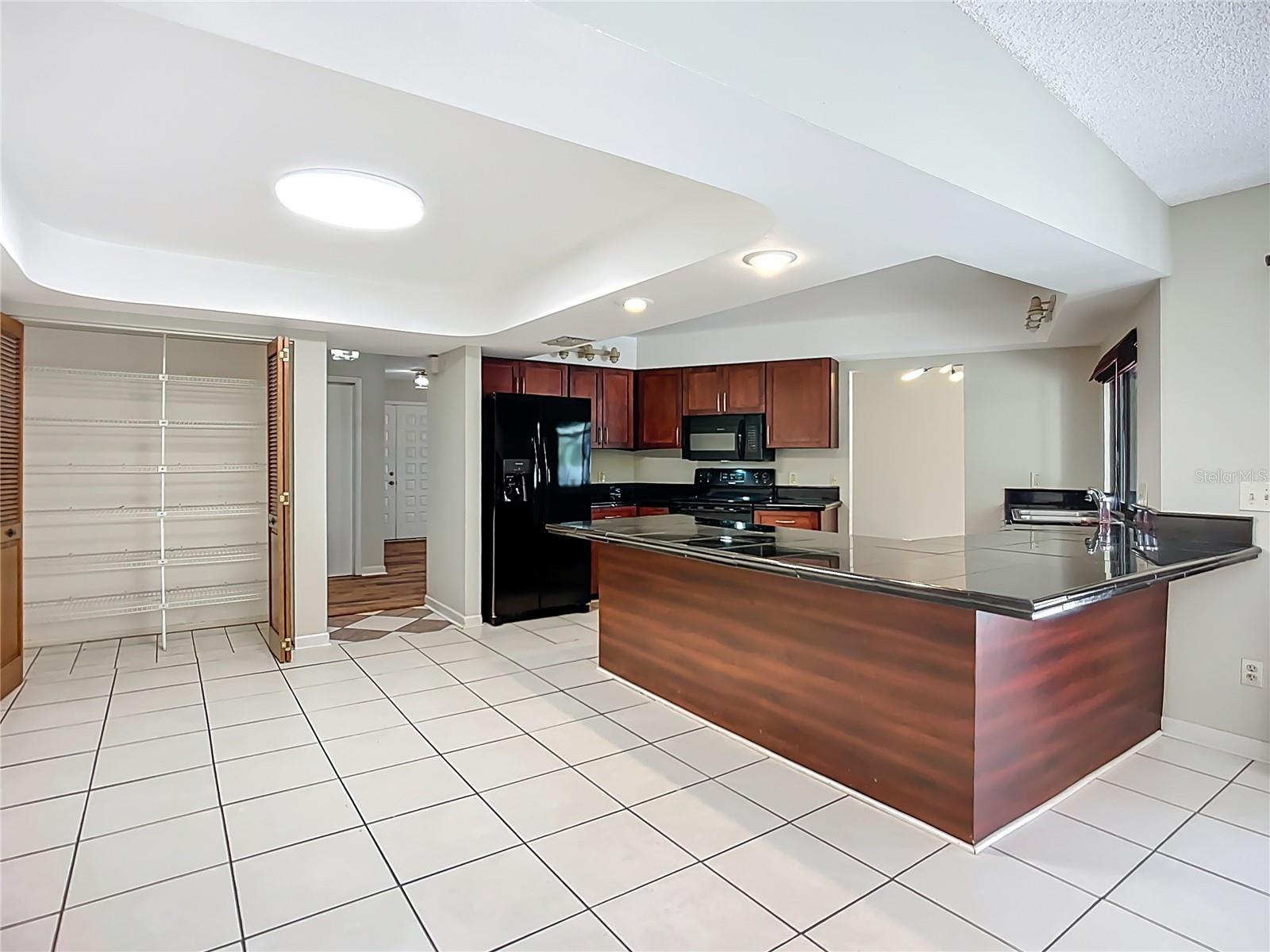 BLOOMINGDALE OAKS - Residential