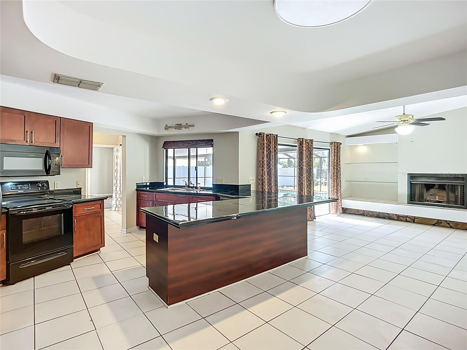 BLOOMINGDALE OAKS - Residential