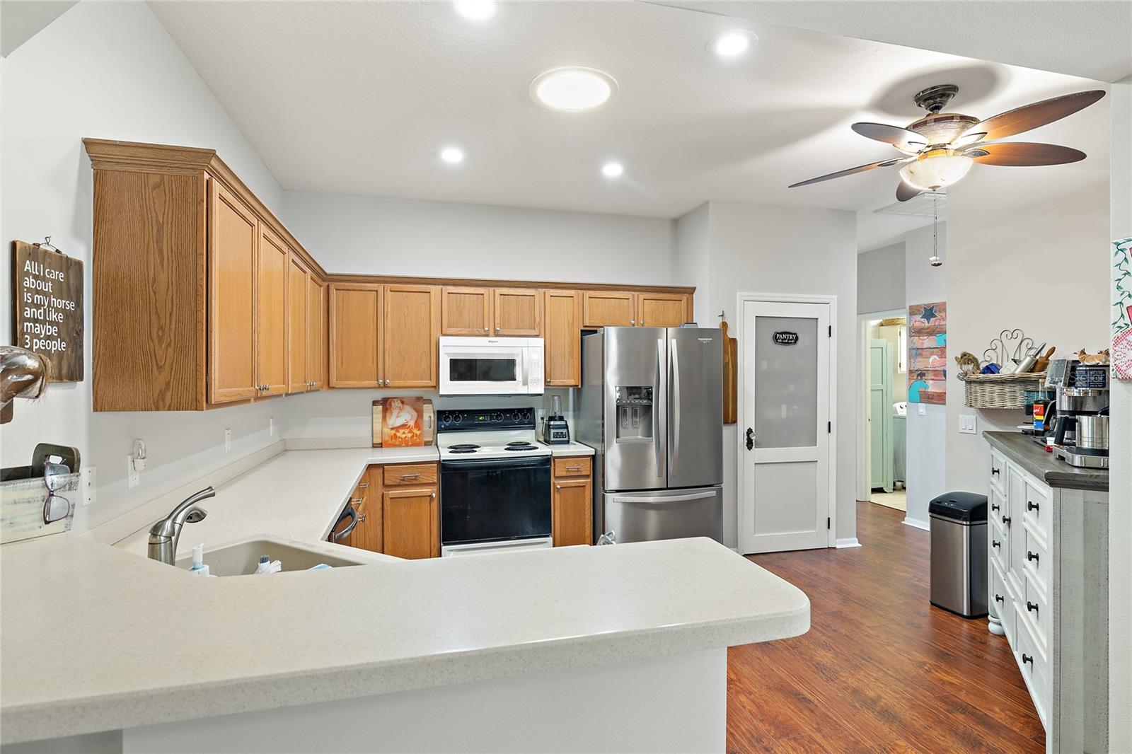 GROVES PH 03 CLUB VILLAS - Residential