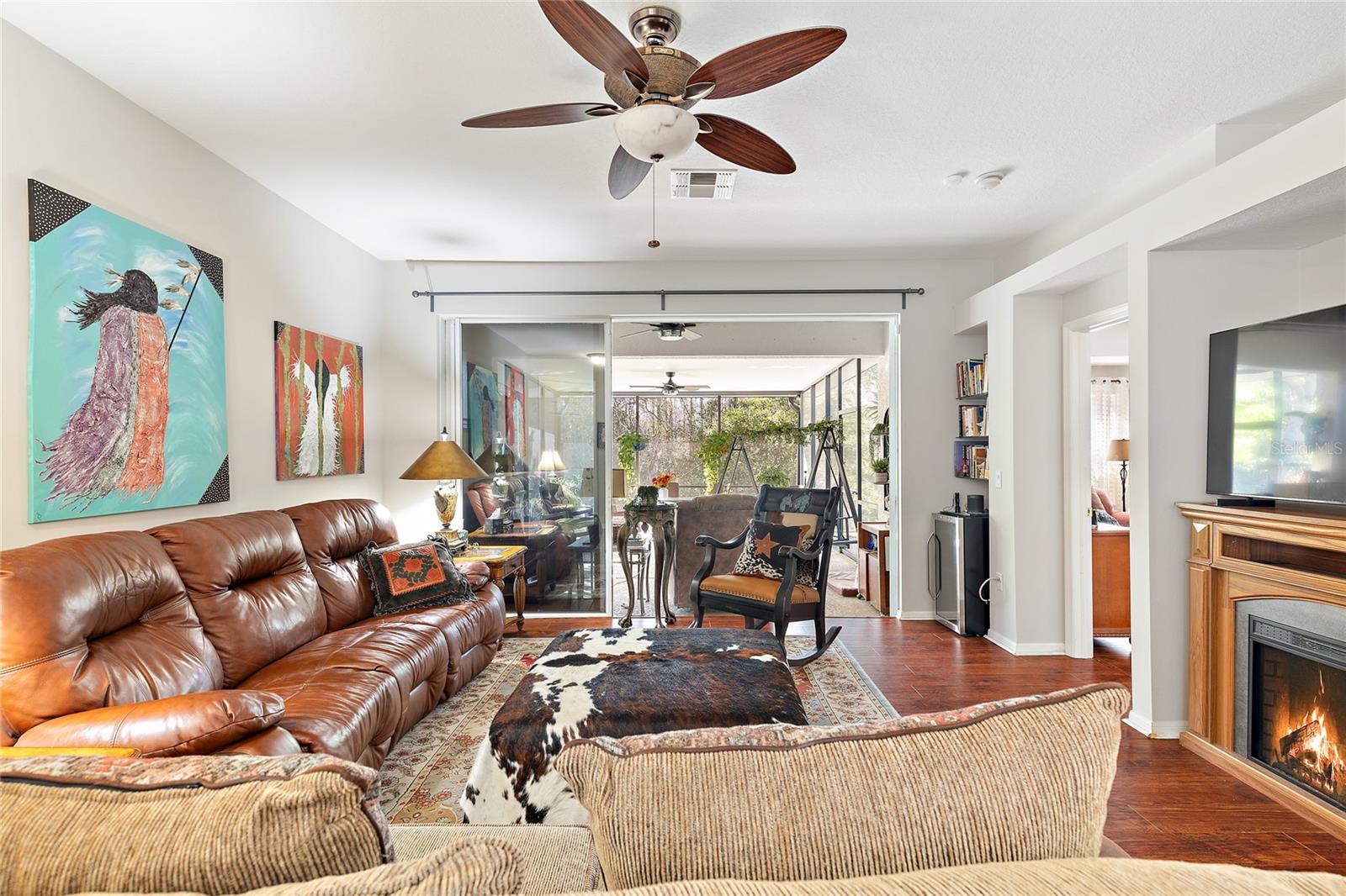 GROVES PH 03 CLUB VILLAS - Residential