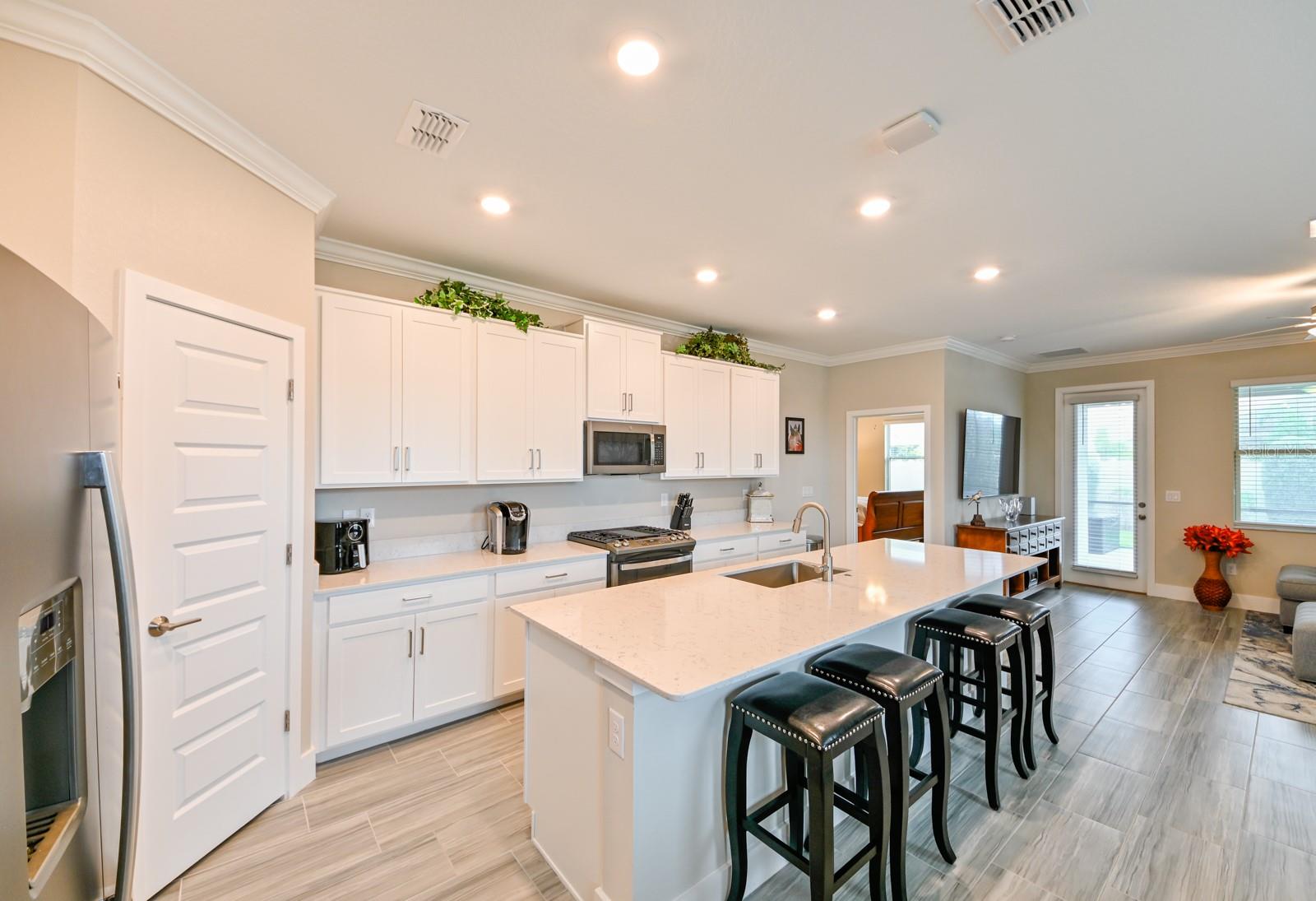 BRYANT SQUARE - Residential