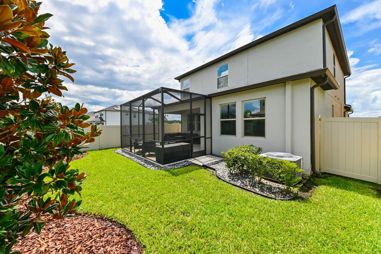 BRYANT SQUARE - Residential