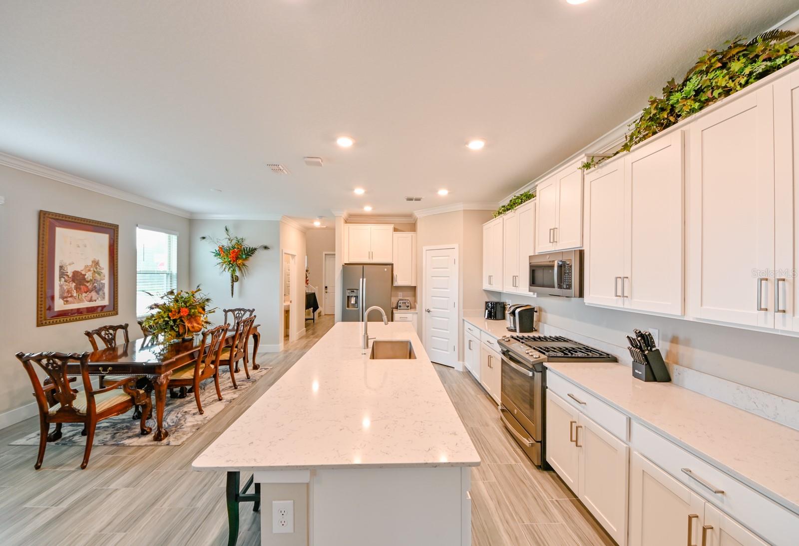 BRYANT SQUARE - Residential