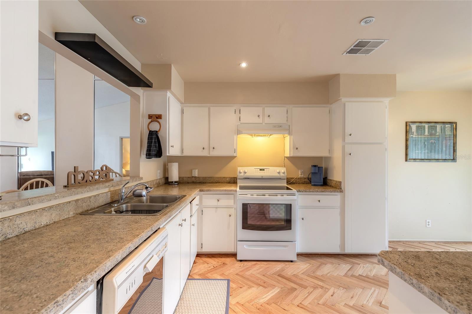 PELICAN BAY PH 04 UN 01 - Residential