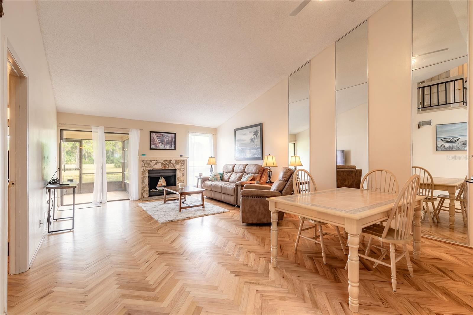 PELICAN BAY PH 04 UN 01 - Residential