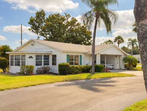 Photo of 2225 Orange Blossom Lane, Bradenton, FL 34207 (MLS # A4691986)