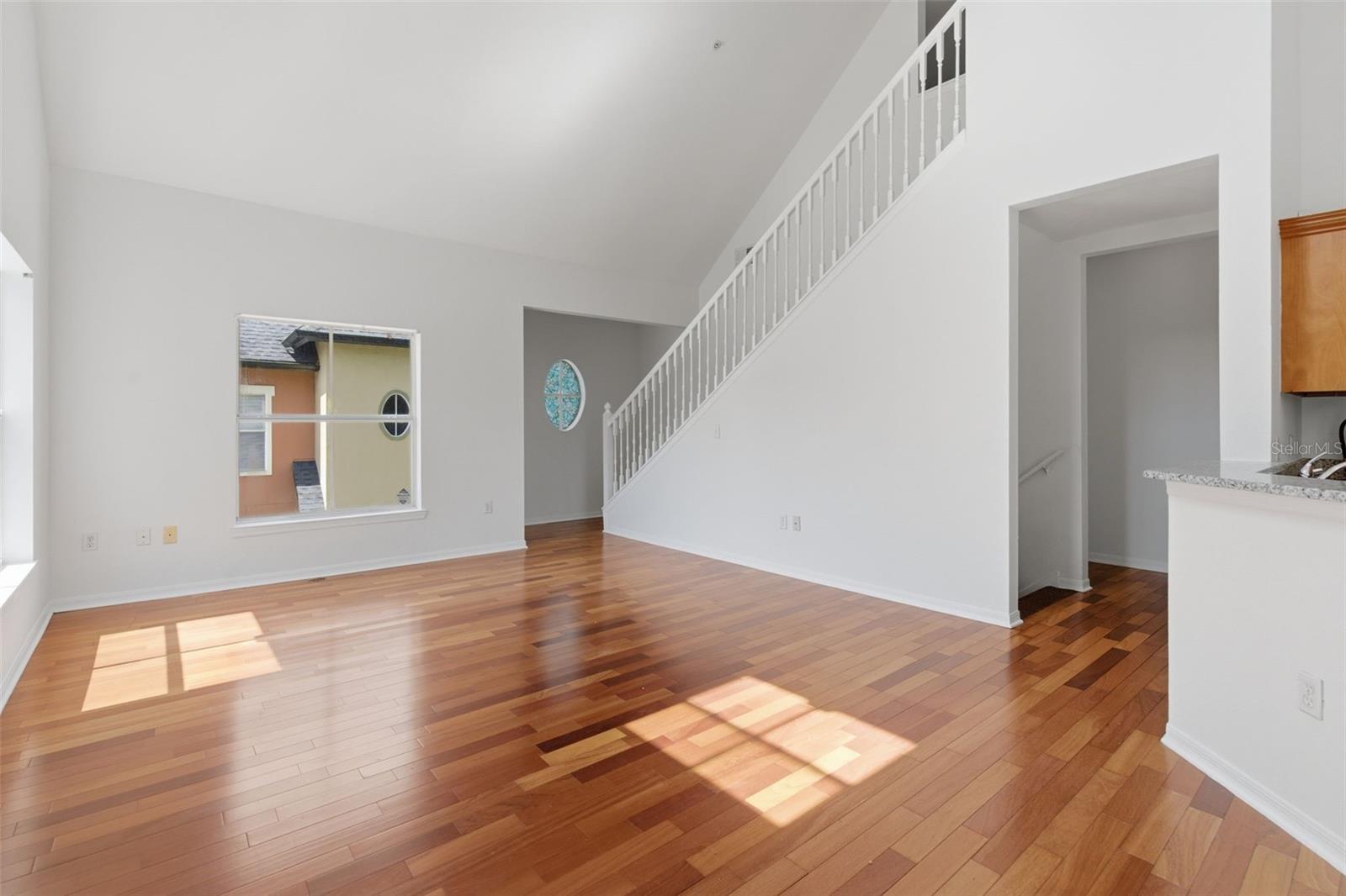 FOUNTAINS/METRO WEST - Residential