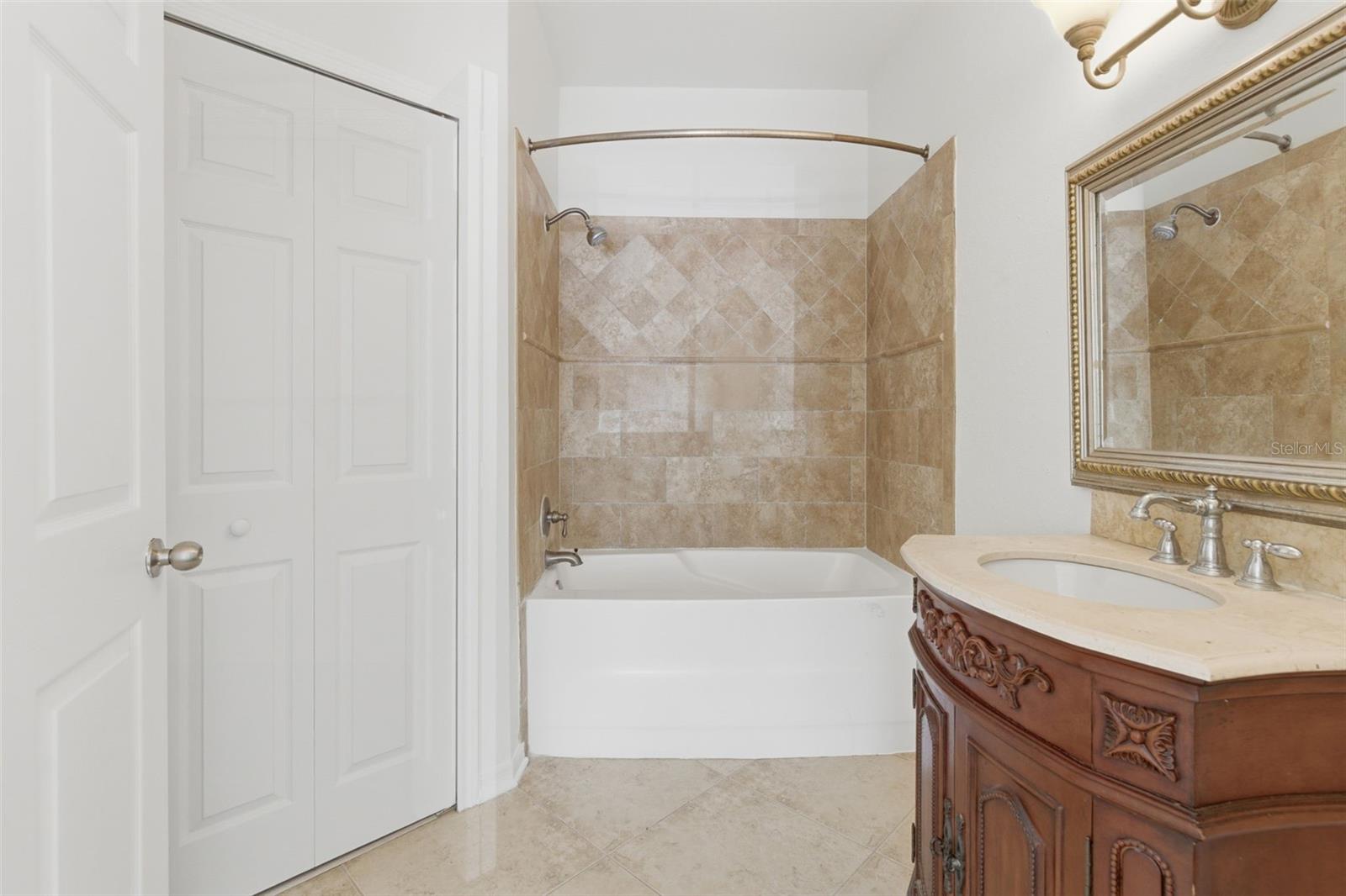 FOUNTAINS/METRO WEST - Residential