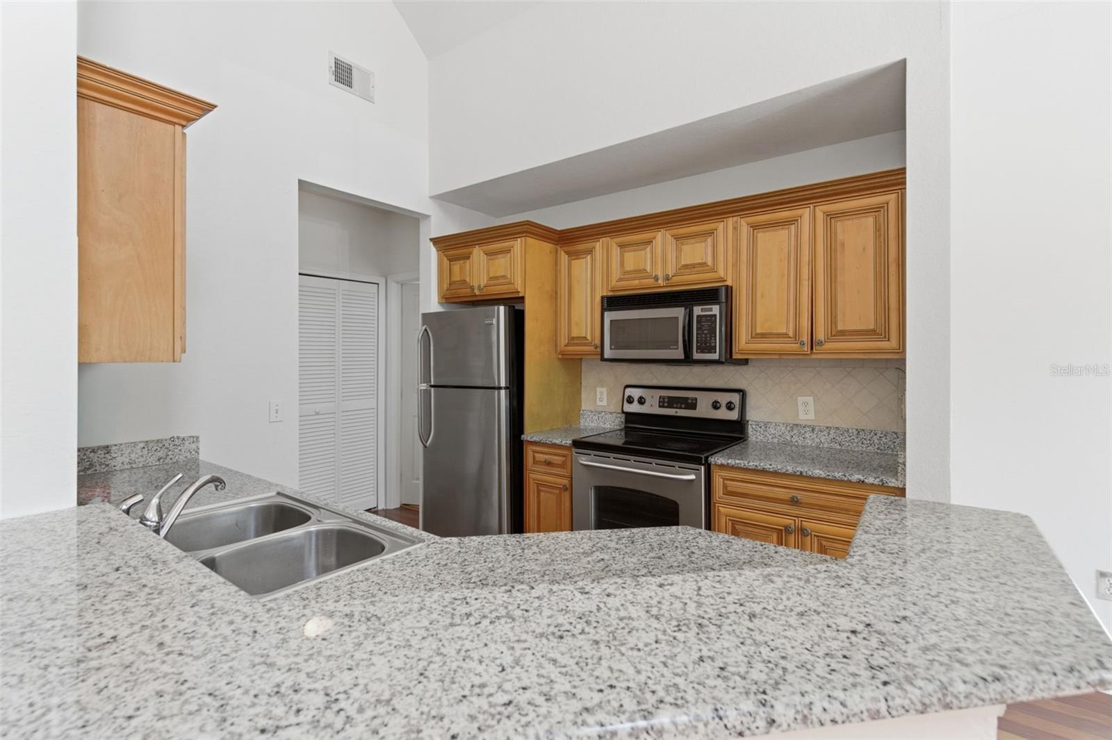 FOUNTAINS/METRO WEST - Residential