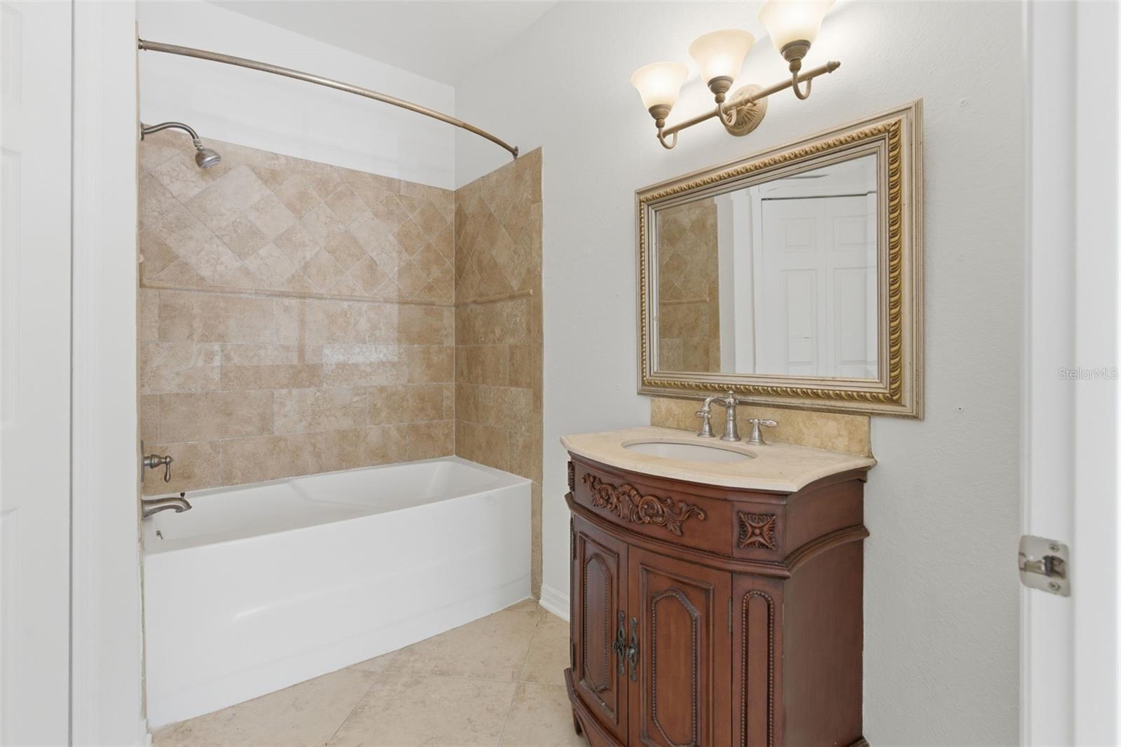 FOUNTAINS/METRO WEST - Residential