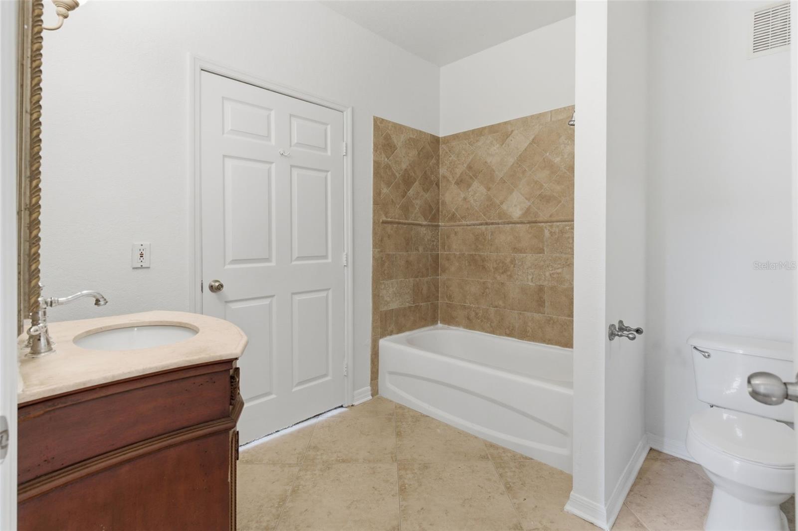 FOUNTAINS/METRO WEST - Residential