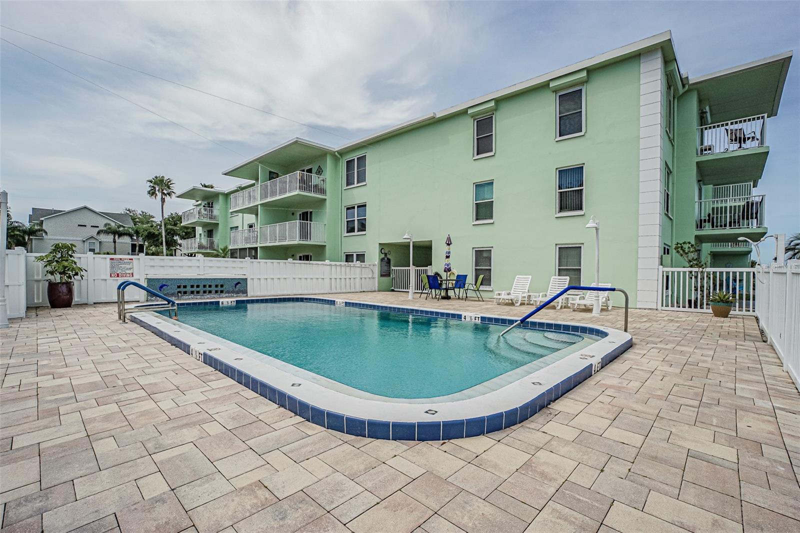 DOLPHIN POINTE OF DUNEDIN - Residential