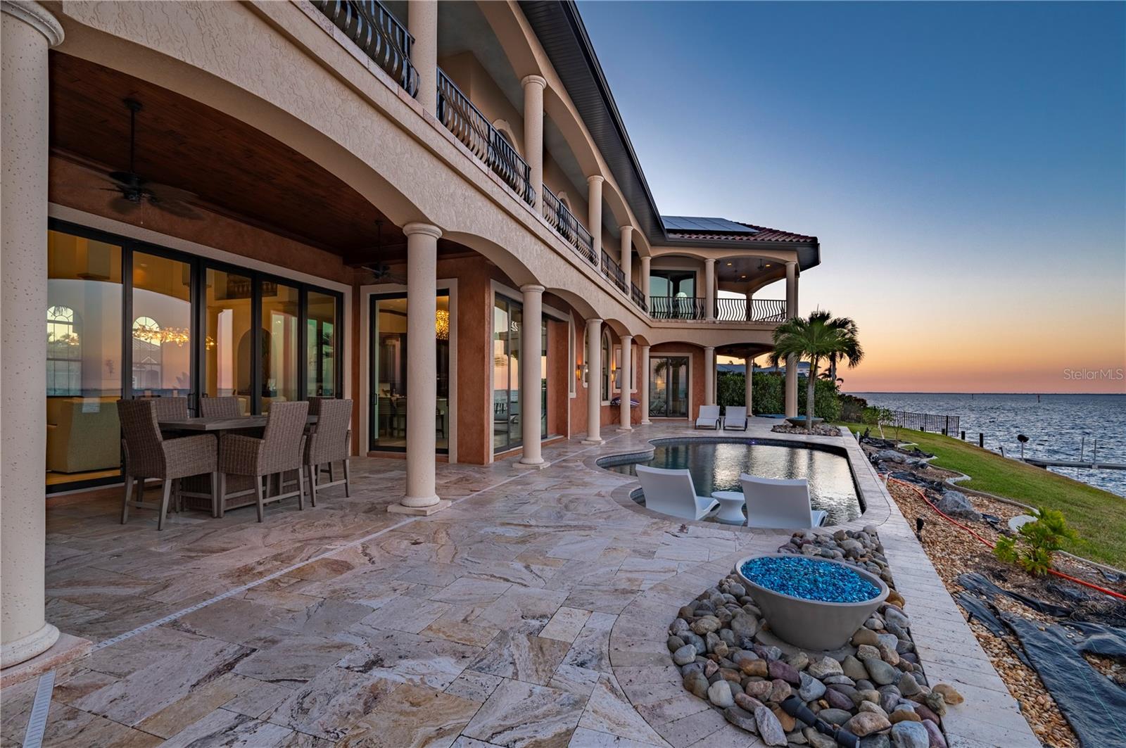 2102 PALM TREE DRIVE