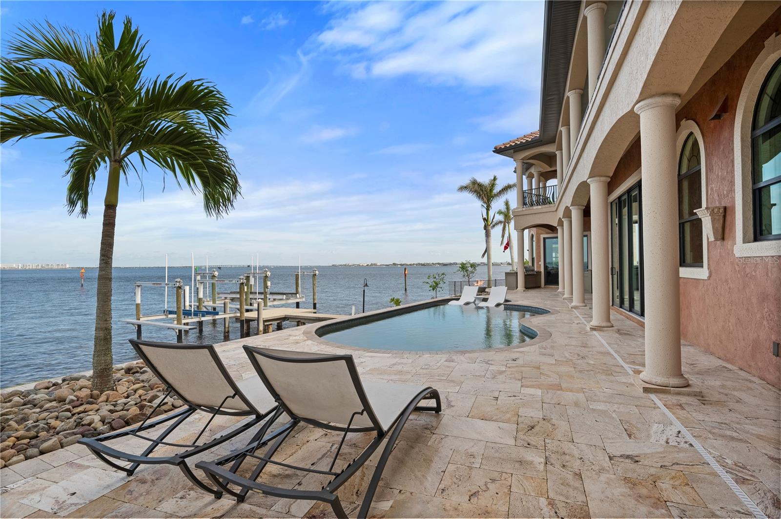 2102 PALM TREE DRIVE