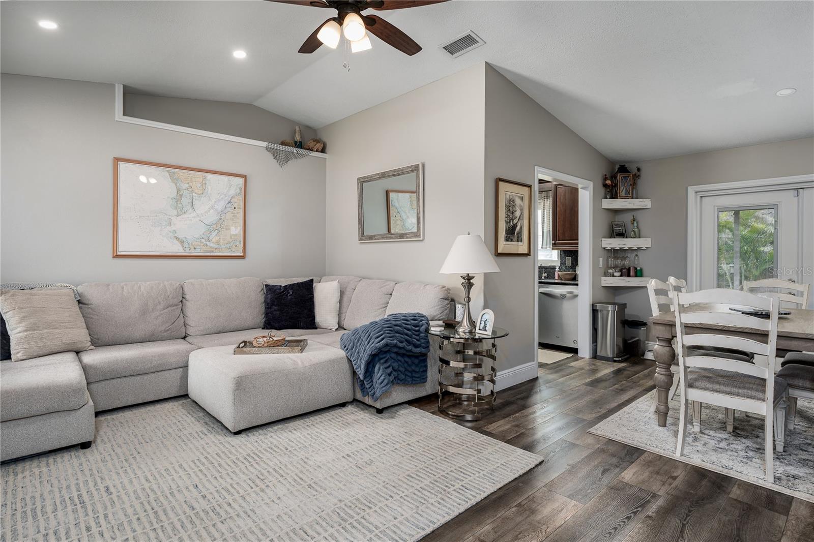 327 43RD STREET BOULEVARD W