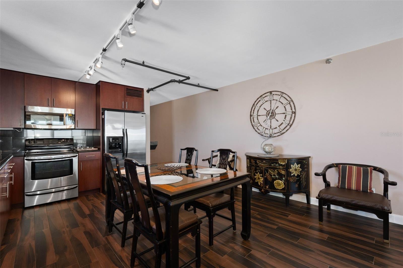 PELICANS COVE CONDO - Residential