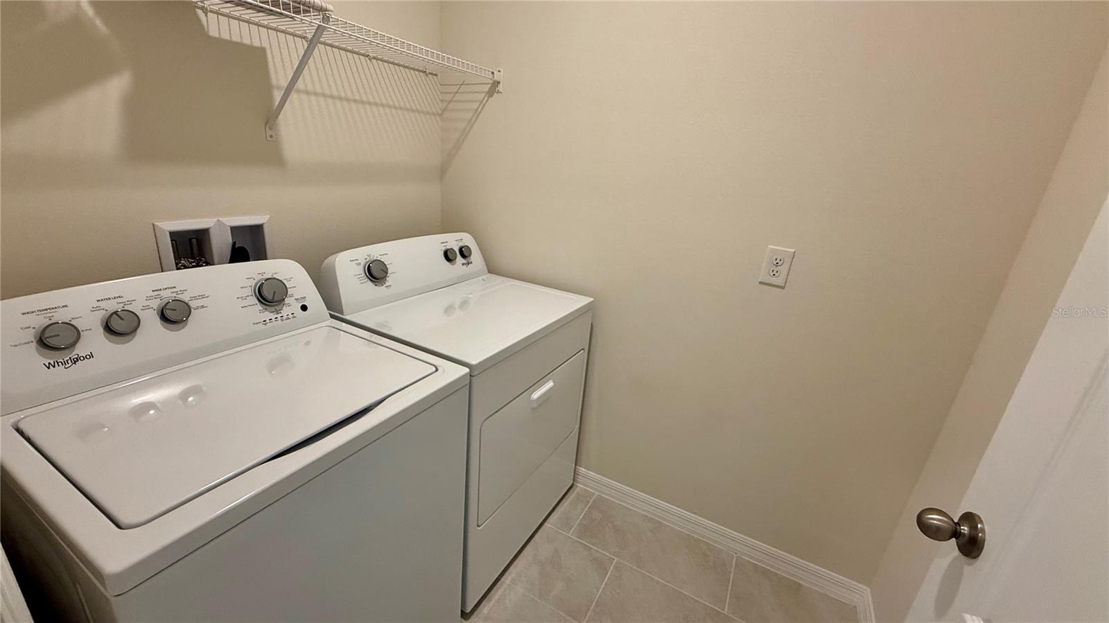 LAKE DEER ESTATES - Residential Lease