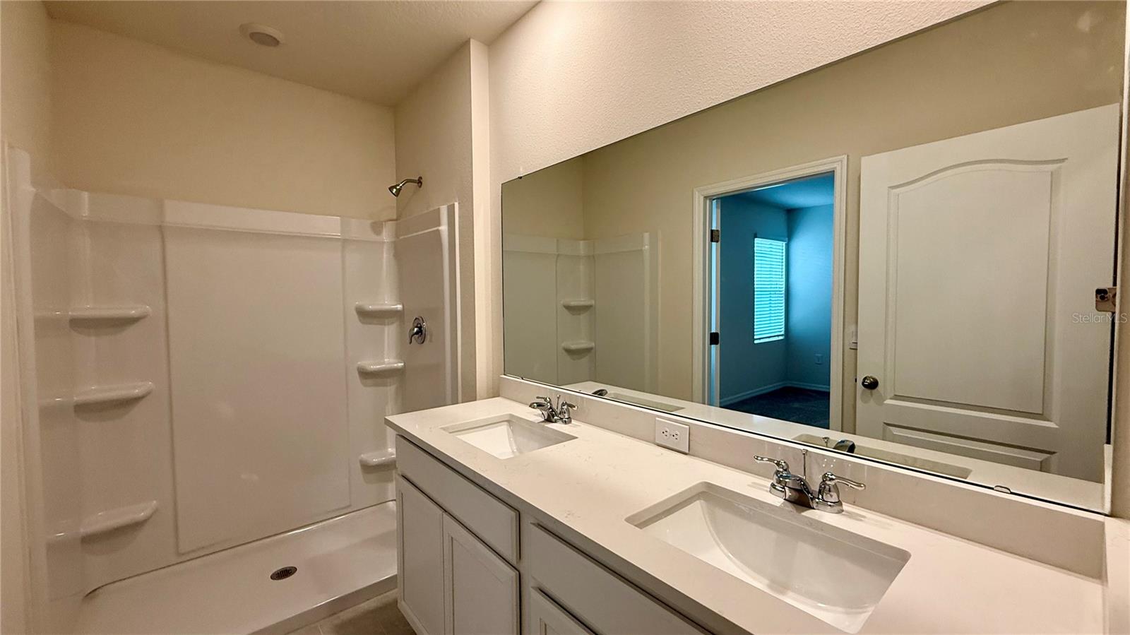 LAKE DEER ESTATES - Residential Lease