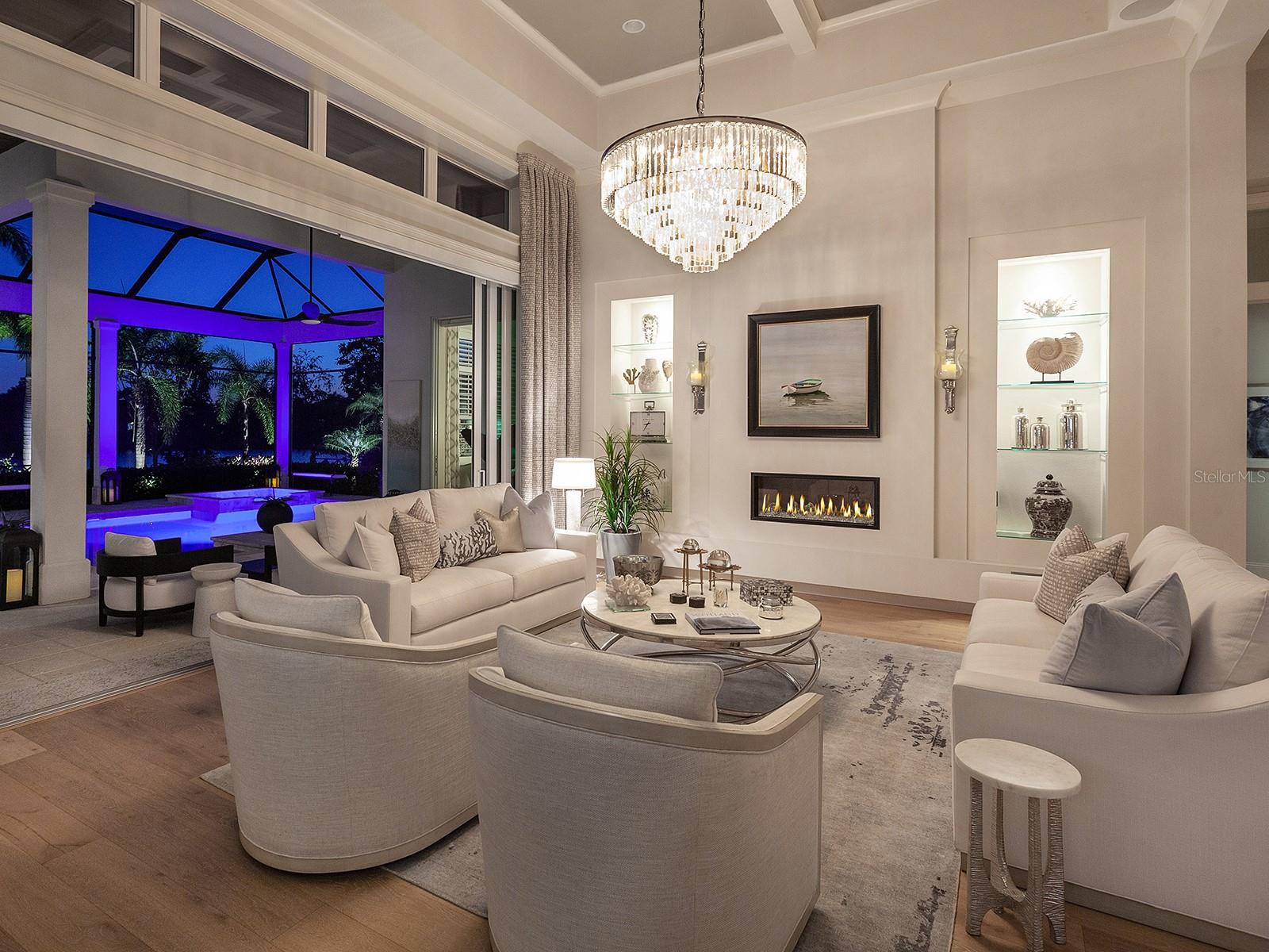 LAKE CLUB - Residential