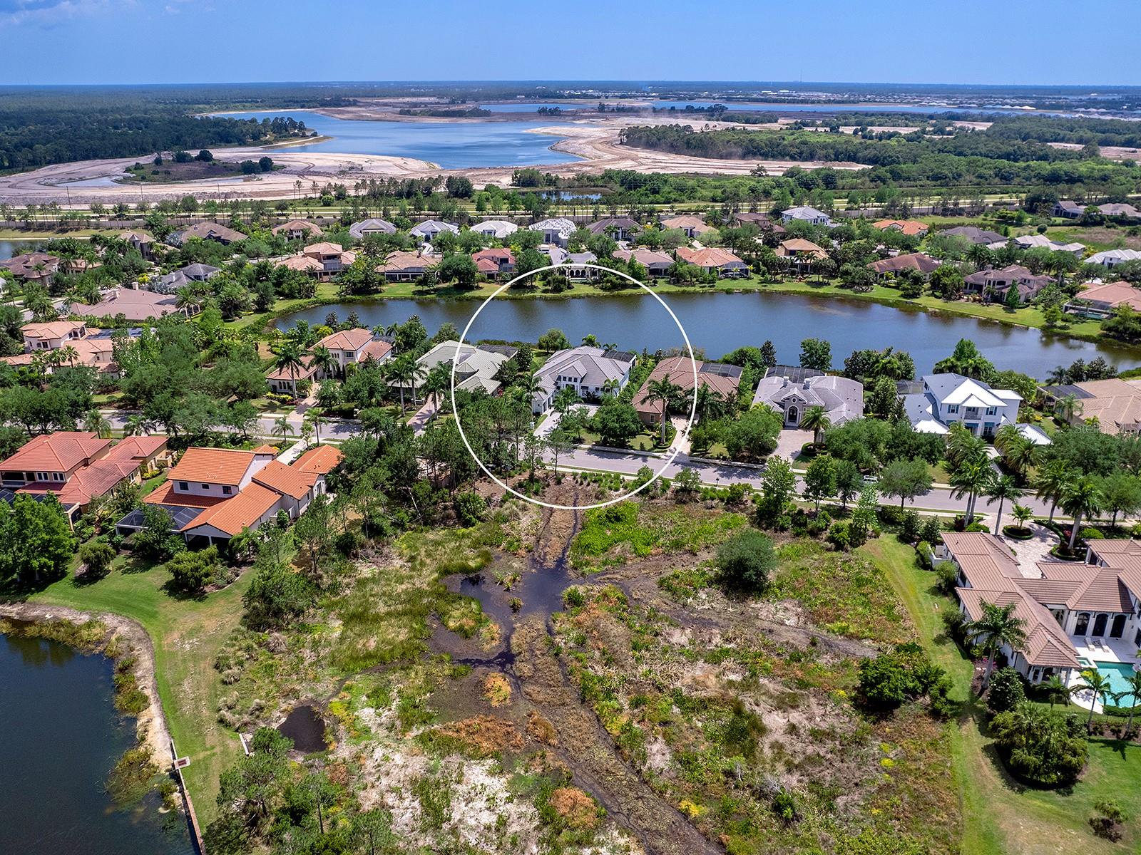 LAKE CLUB - Residential