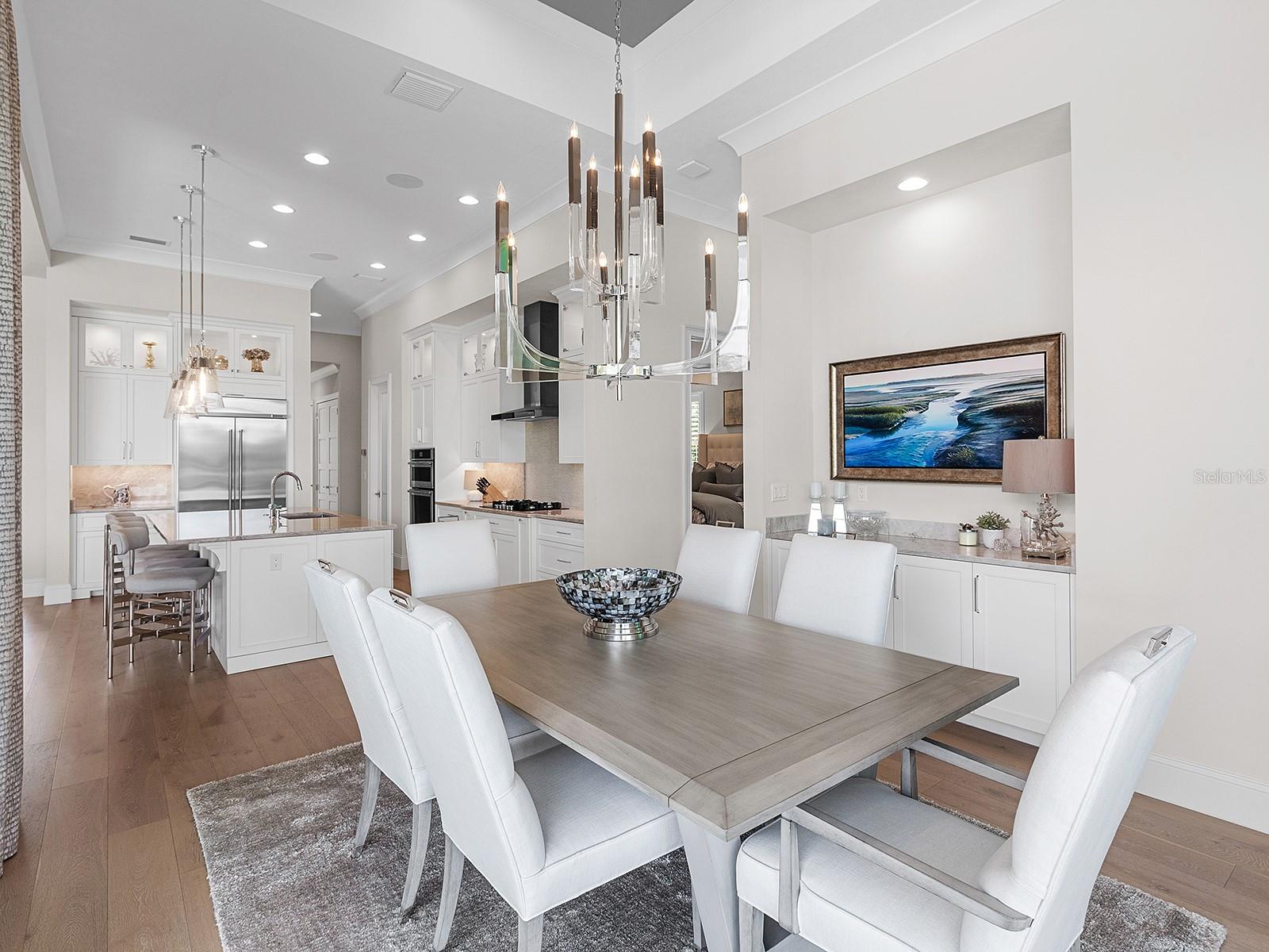 LAKE CLUB - Residential