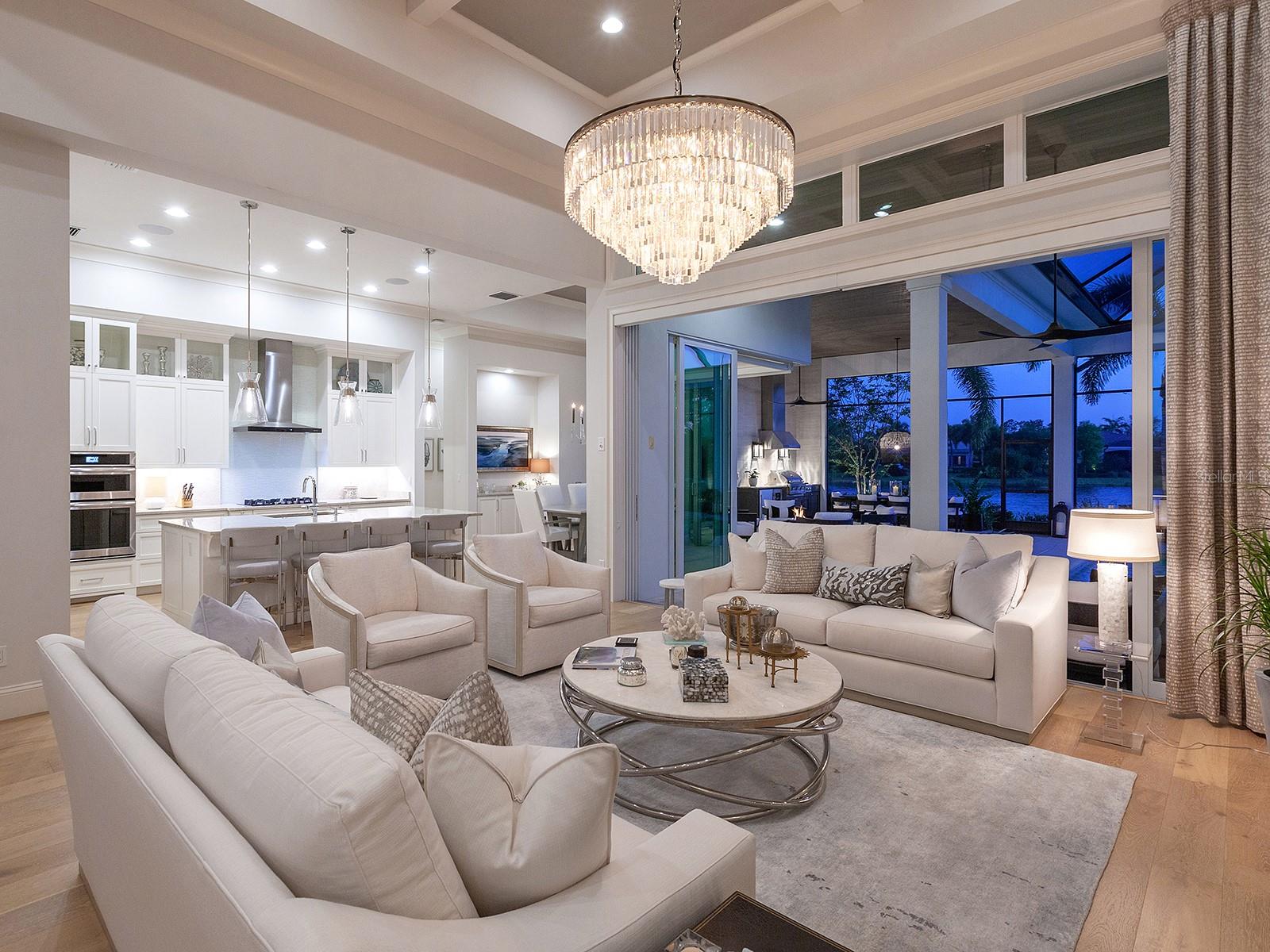 LAKE CLUB - Residential