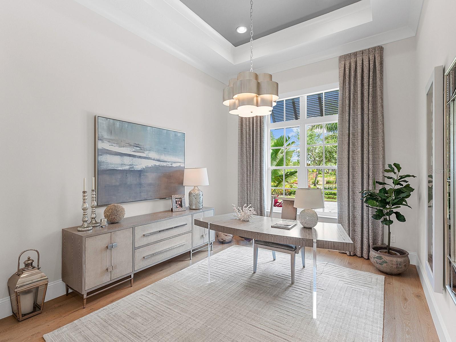 LAKE CLUB - Residential