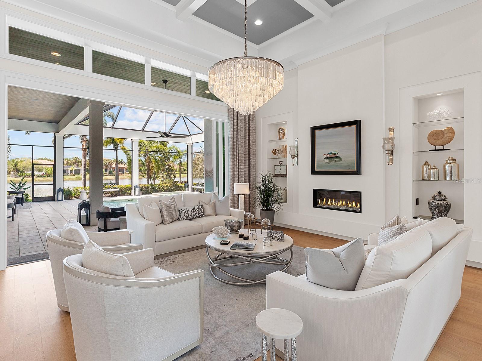 LAKE CLUB - Residential