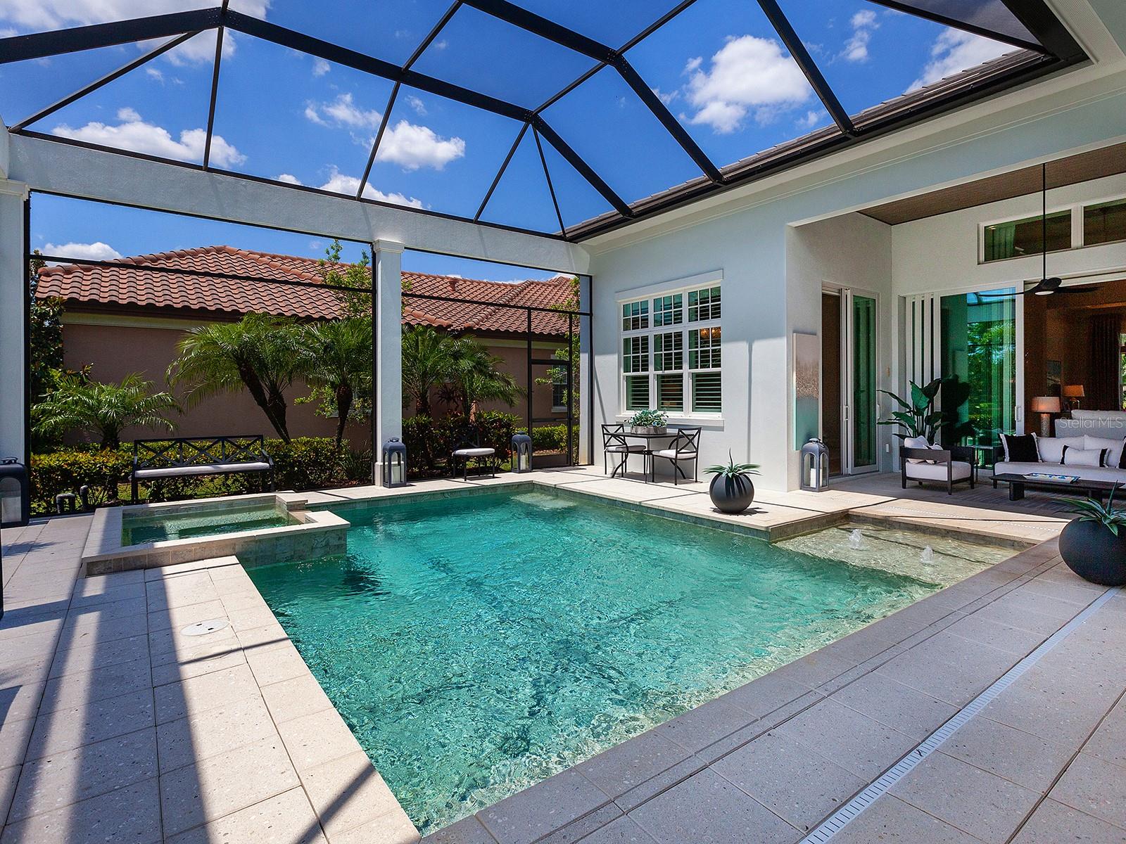 LAKE CLUB - Residential