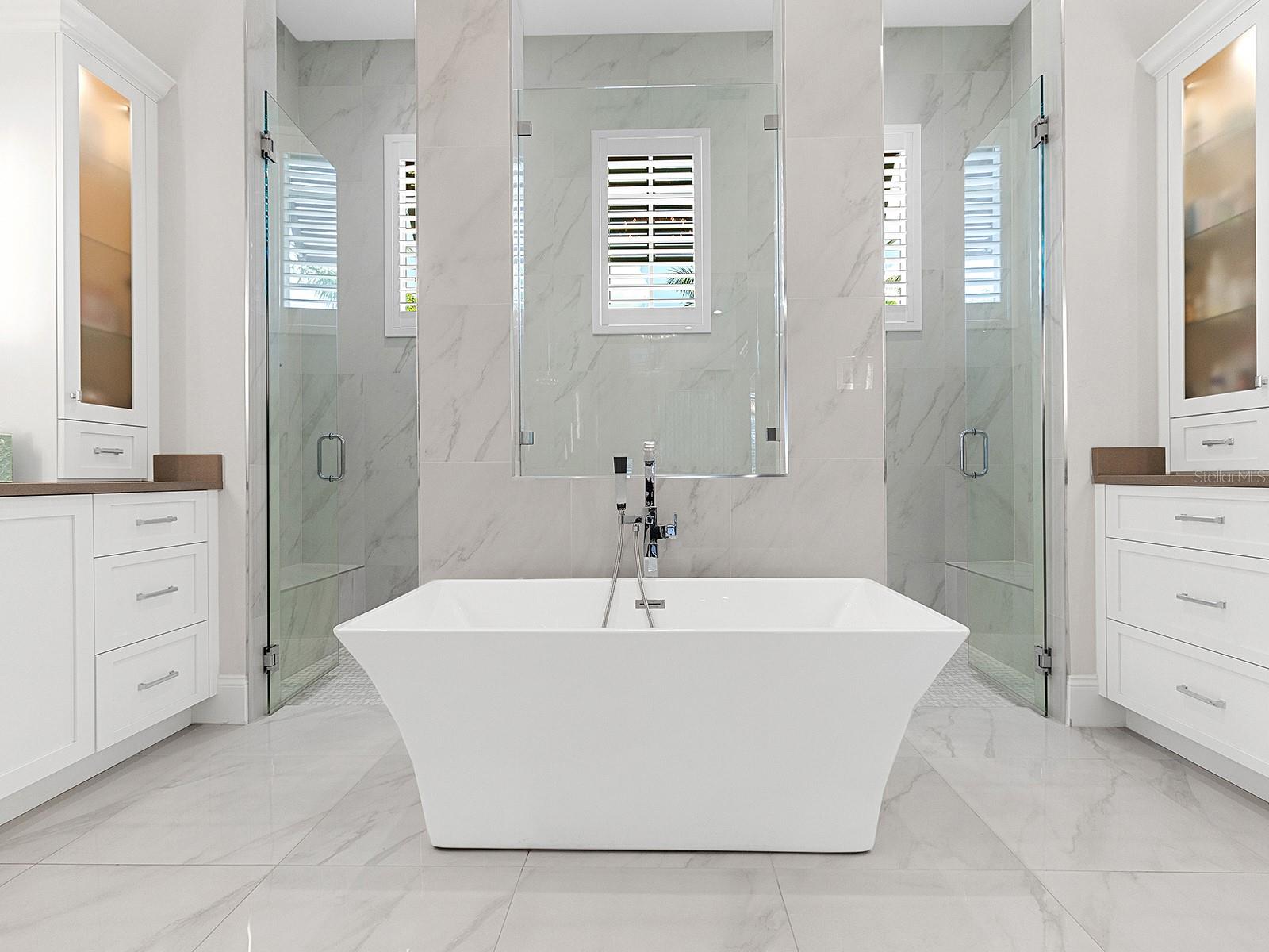 LAKE CLUB - Residential