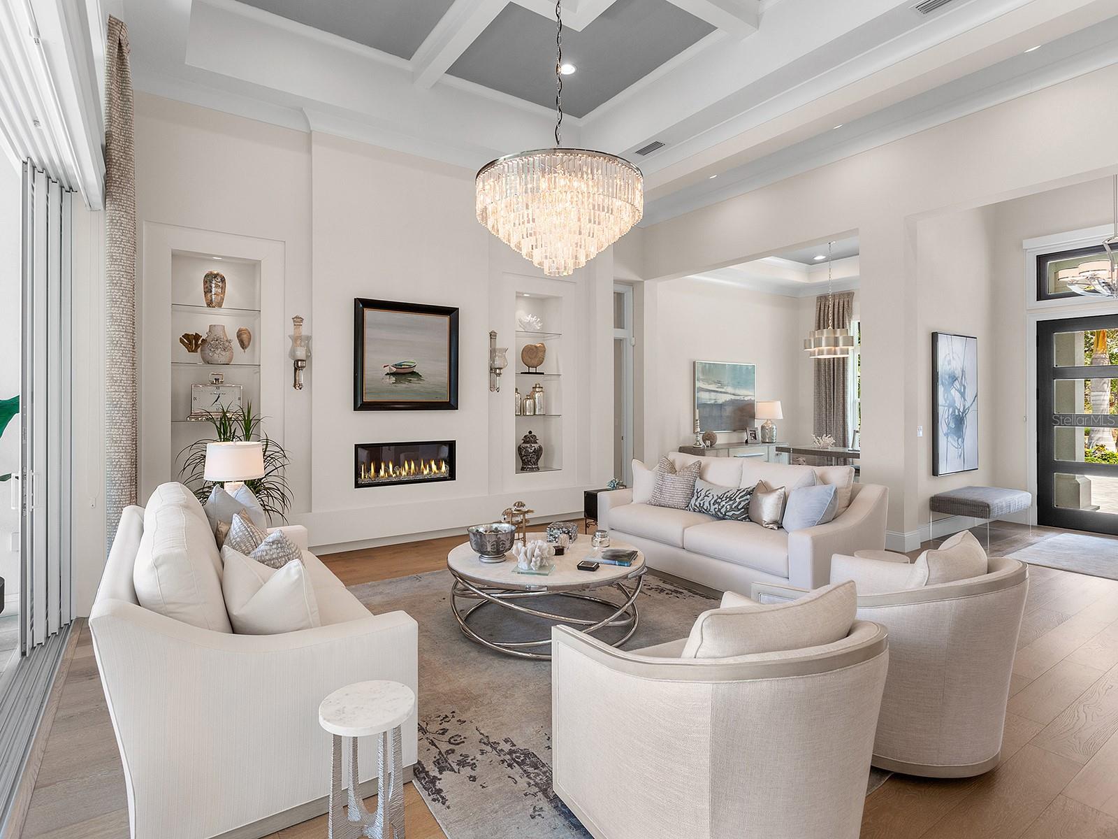 LAKE CLUB - Residential