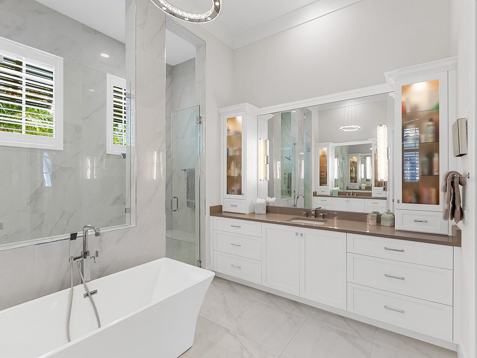 LAKE CLUB - Residential