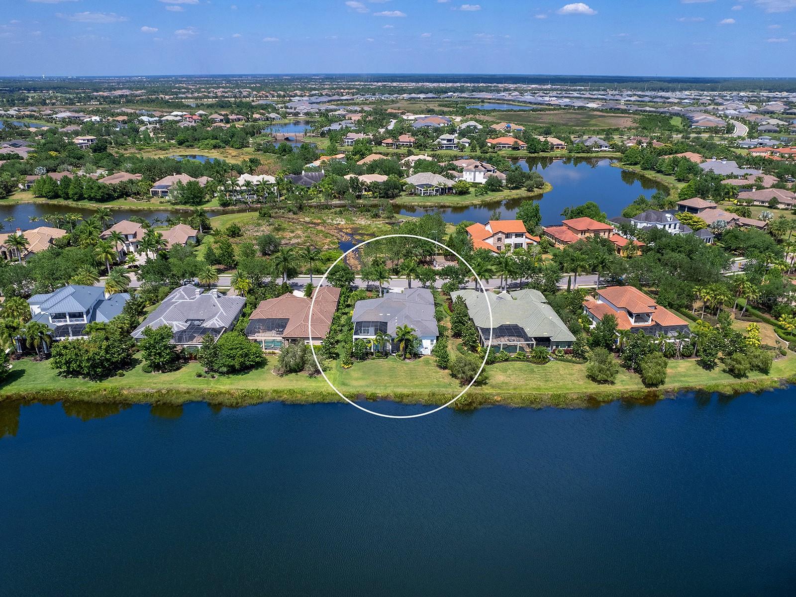 LAKE CLUB - Residential