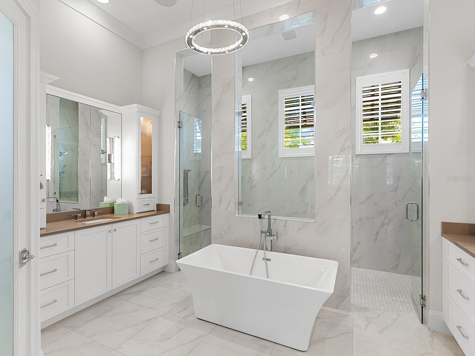 LAKE CLUB - Residential