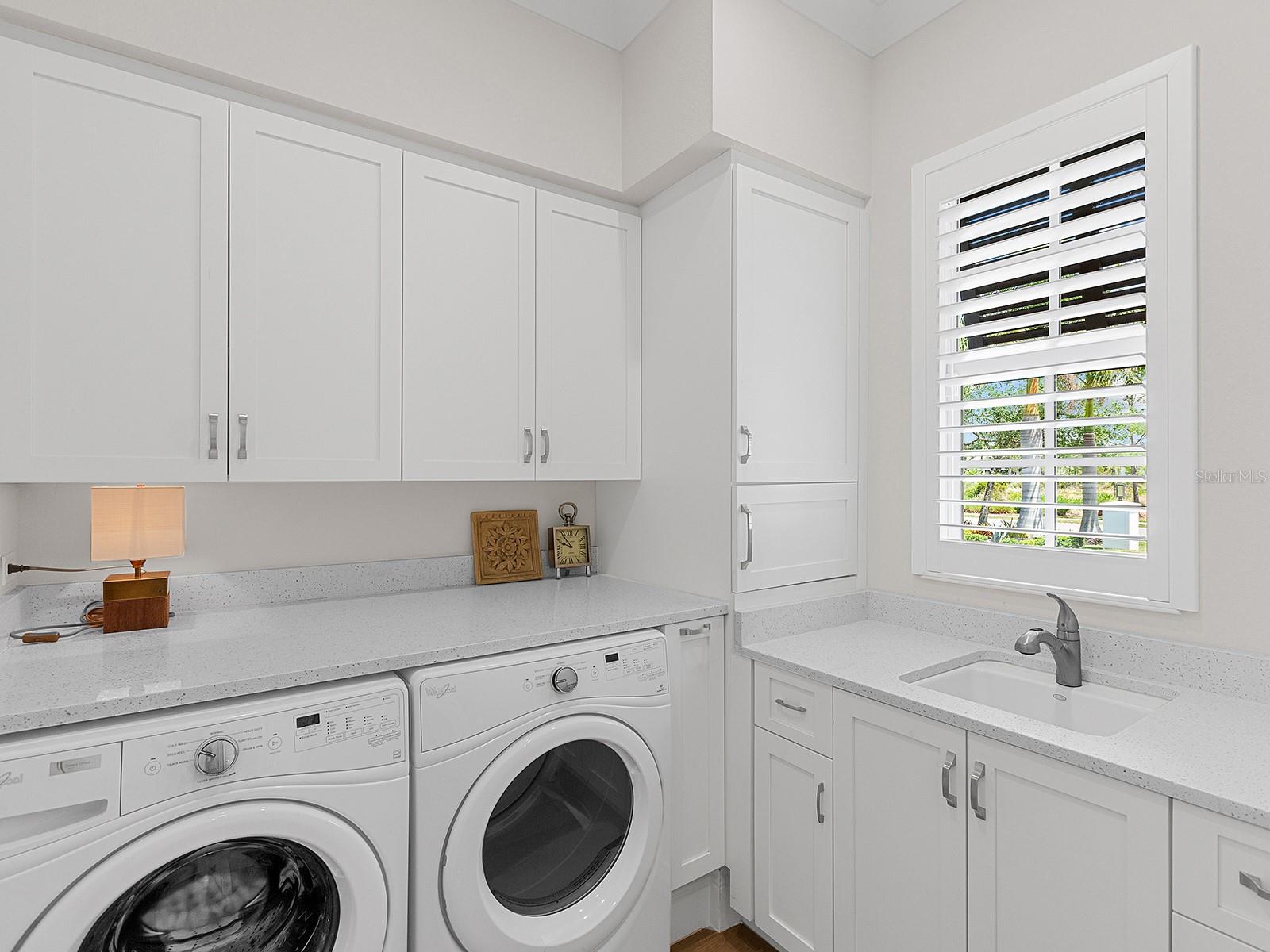 LAKE CLUB - Residential