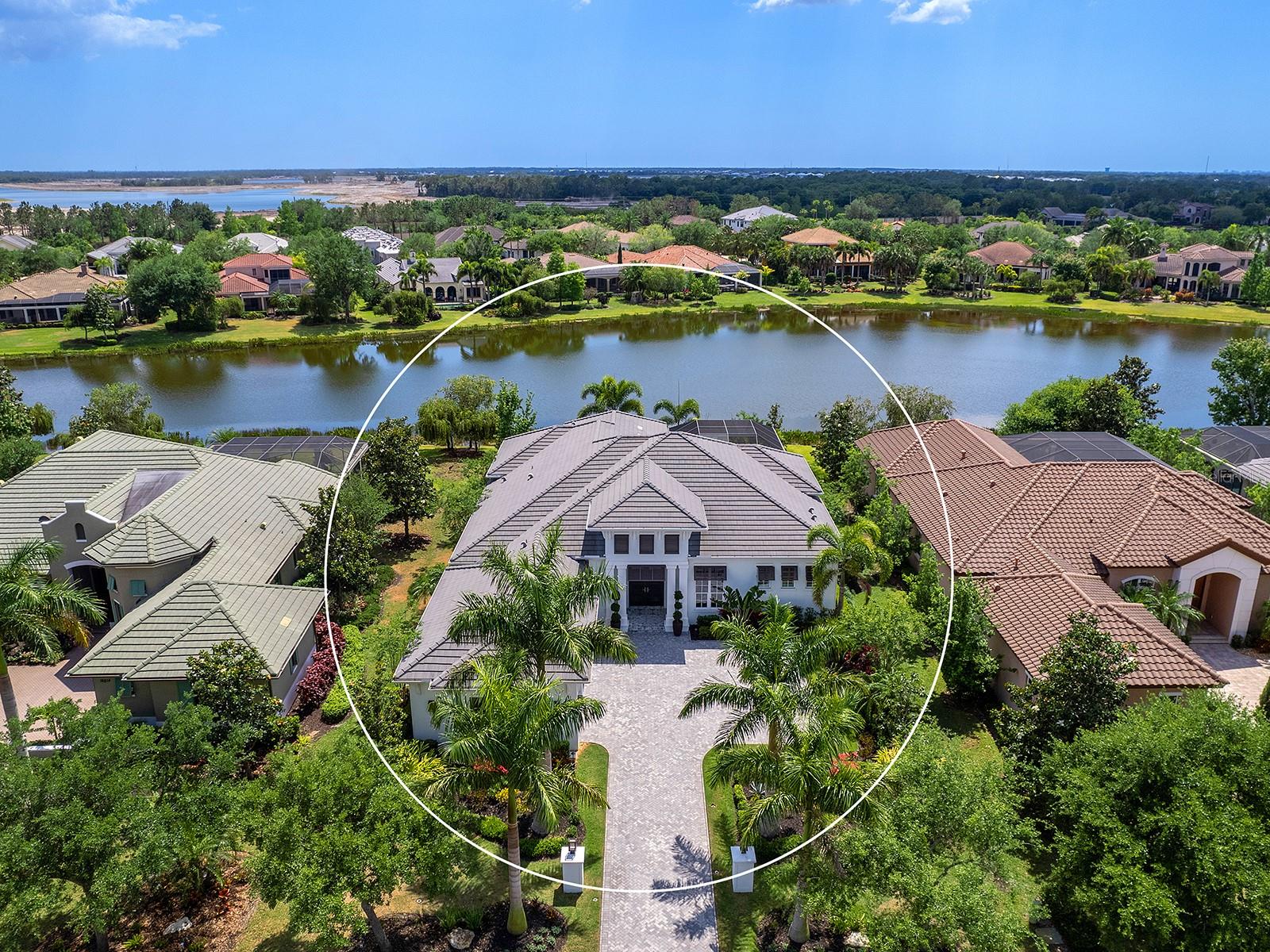 LAKE CLUB - Residential