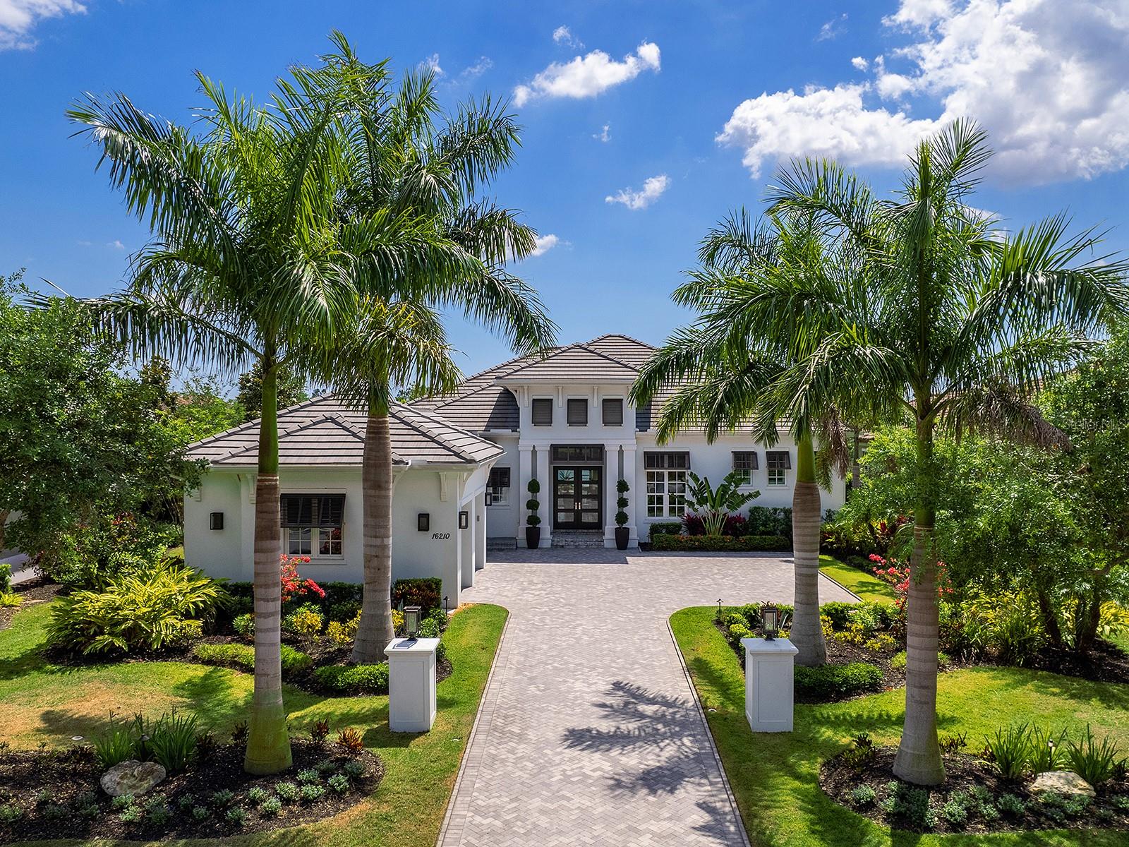 LAKE CLUB - Residential